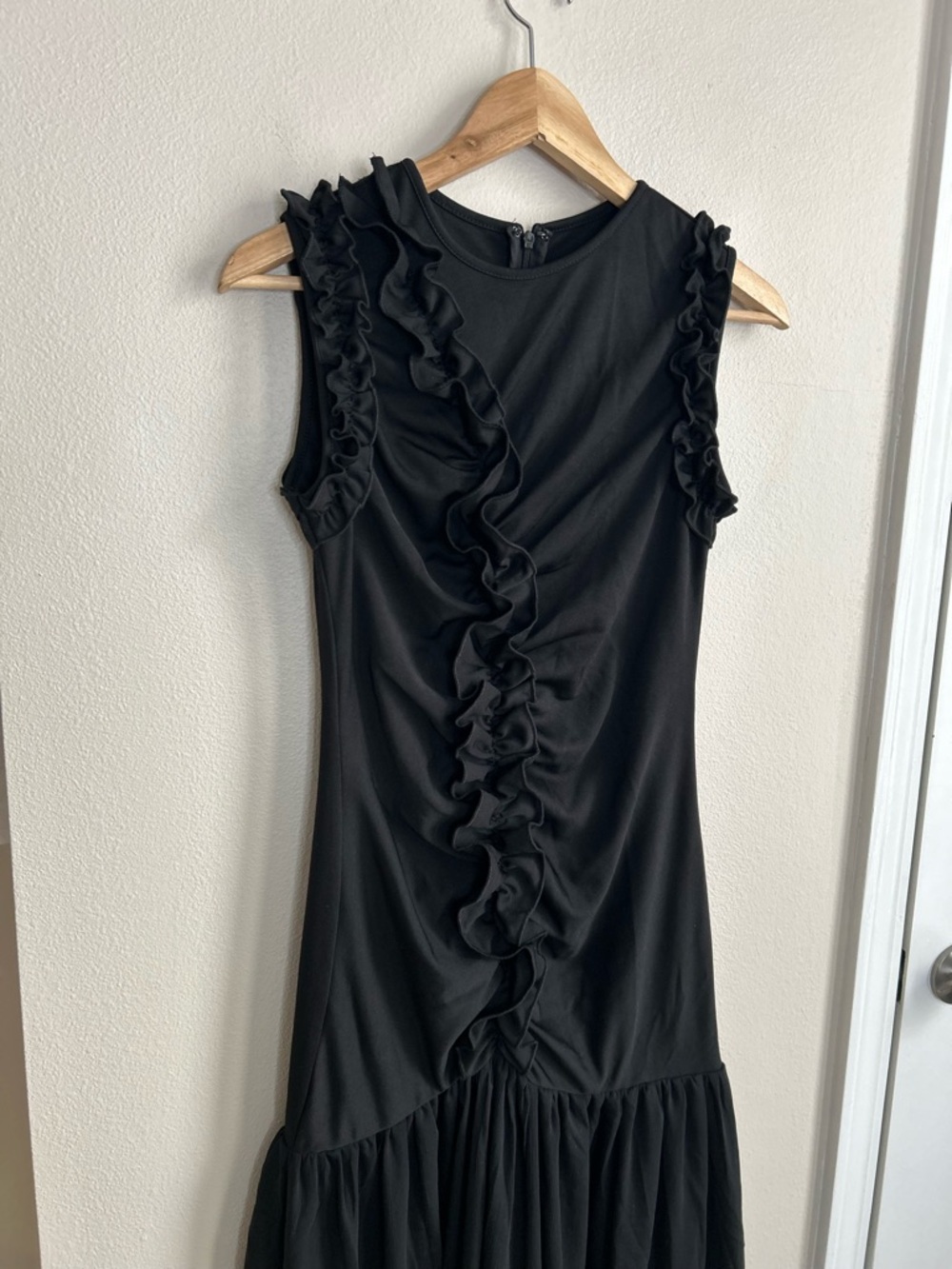 NWT Commense Black Ruffled Detail Ruched-Front Sleeveless Maxi Dress Size S - Picture 9 of 16